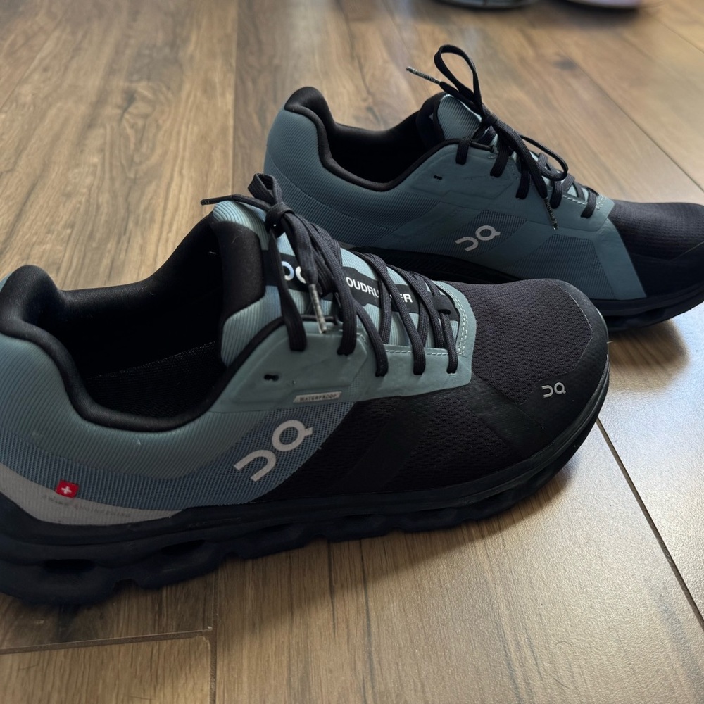 On Running Cloudventure Black and Blue Shoes - Picture 9 of 11